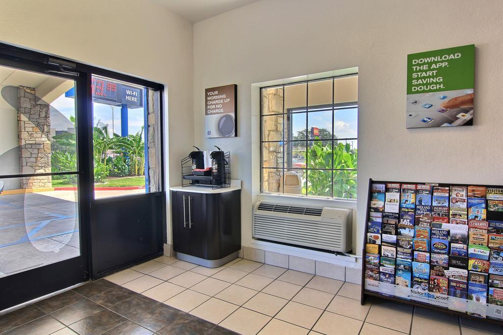 Motel 6 Austin, Tx - Central Downtown Ut المظهر الخارجي الصورة