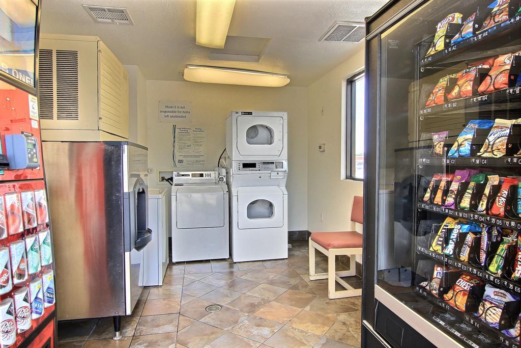 Motel 6 Austin, Tx - Central Downtown Ut المظهر الخارجي الصورة